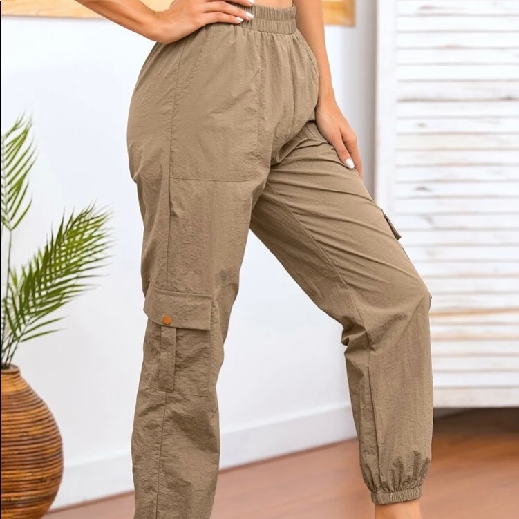 Flap Pocket Solid Cargo Pants